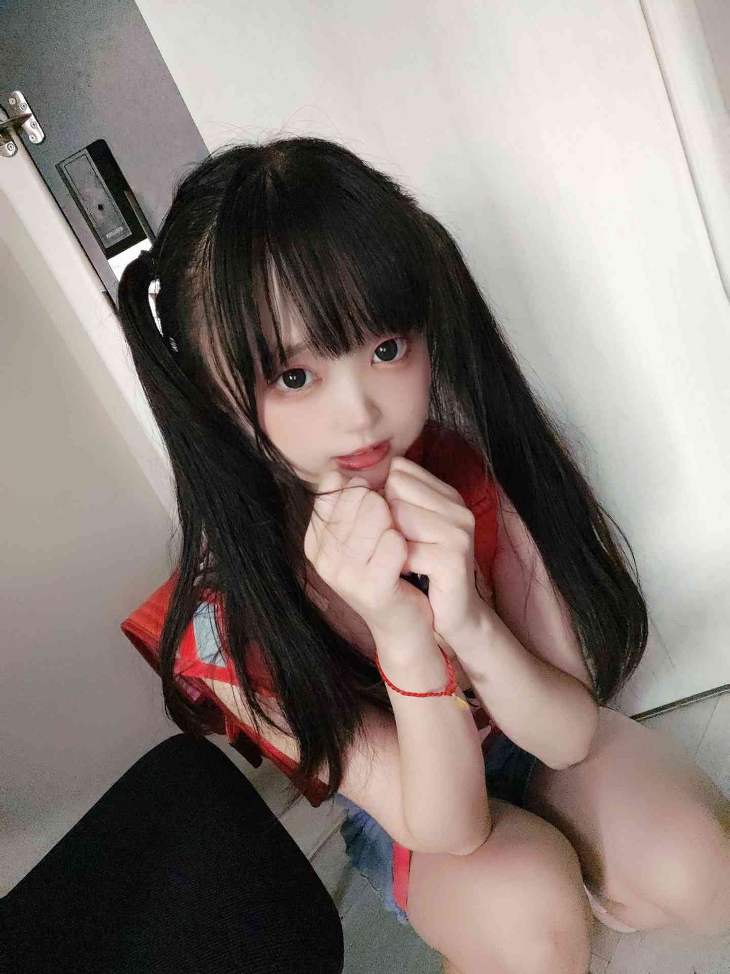 神沢永莉半双马尾体操服大腿袜