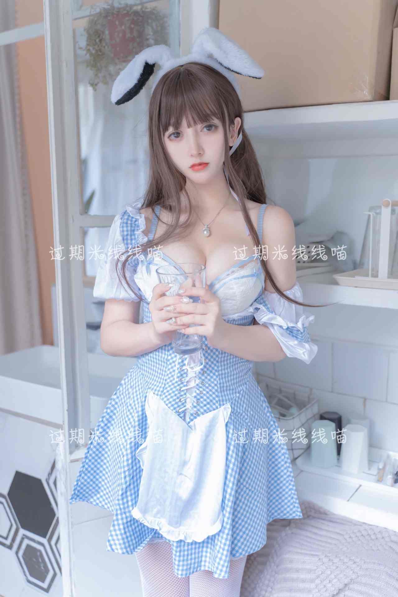 过期米线线喵蓝白