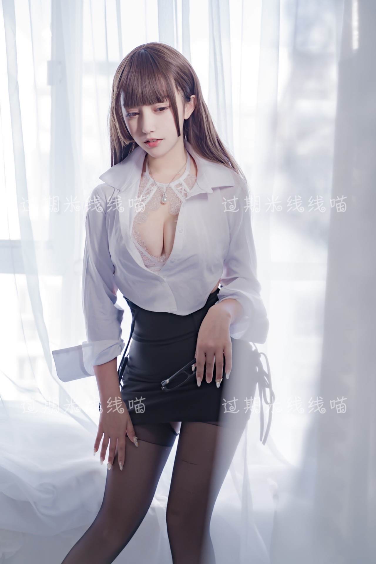 过期米线线喵白色