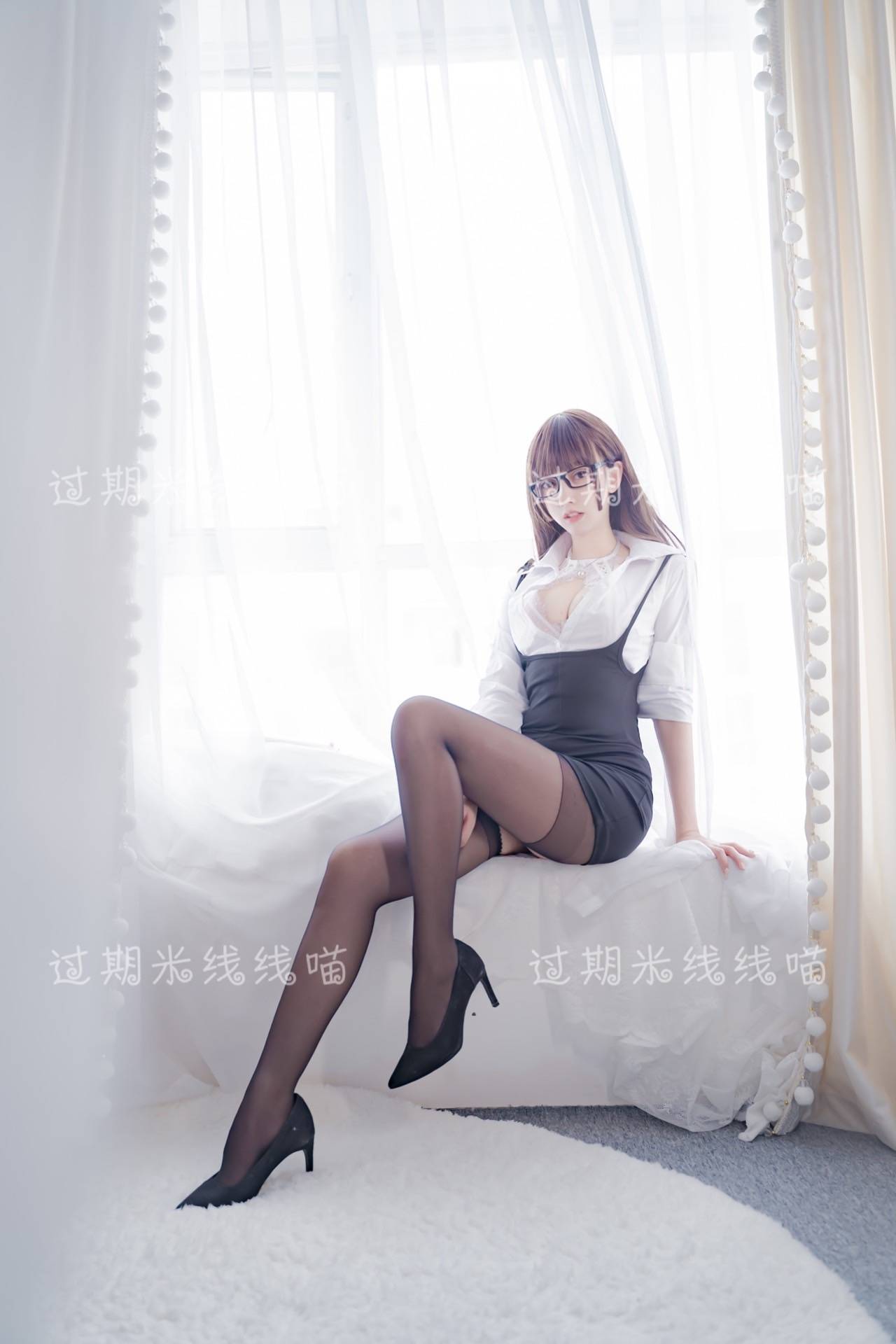 过期米线线喵白色