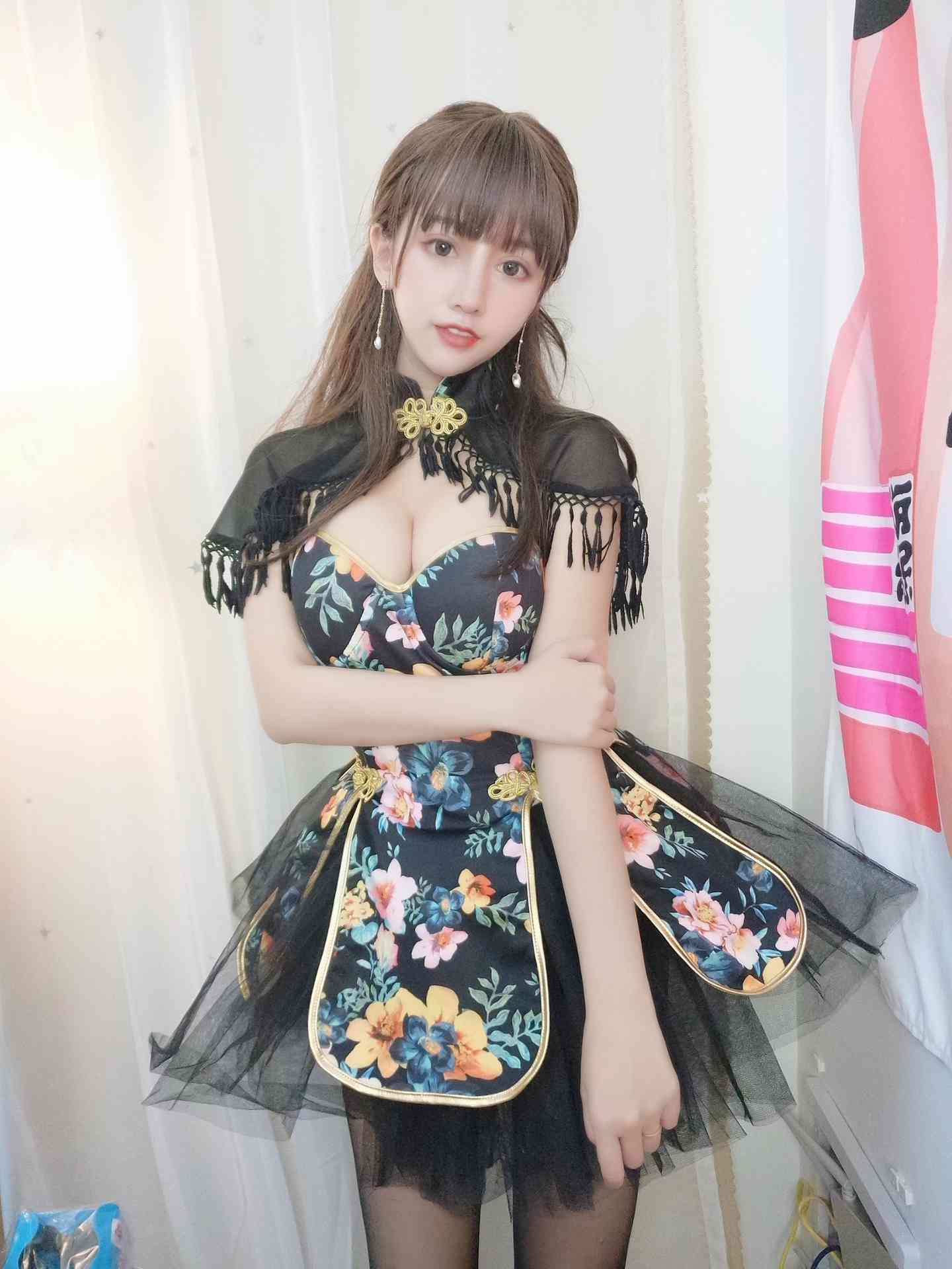 过期米线线喵披肩