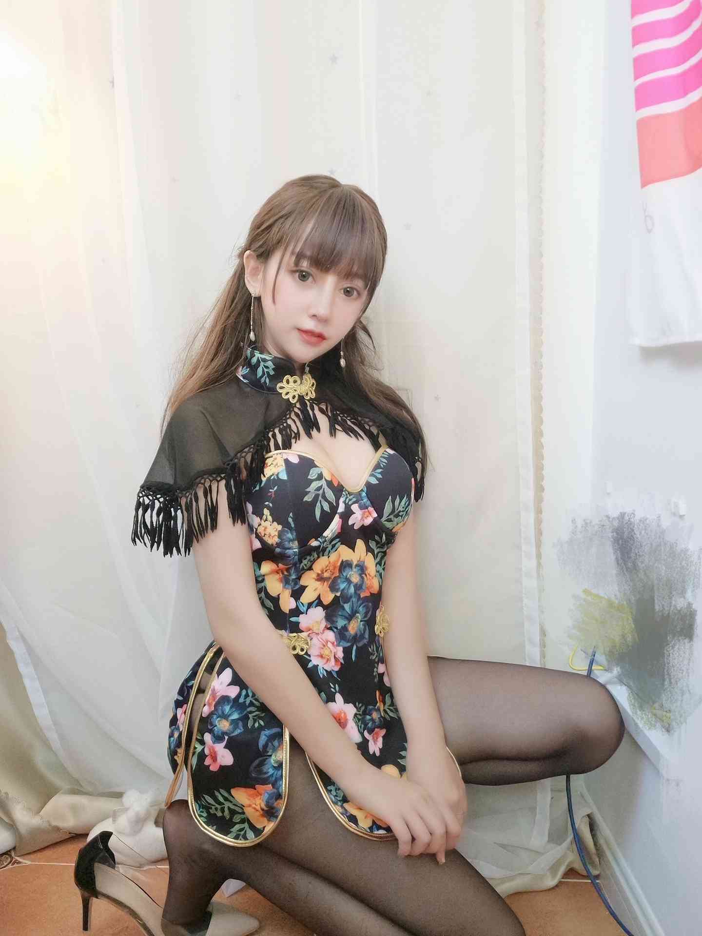 过期米线线喵披肩
