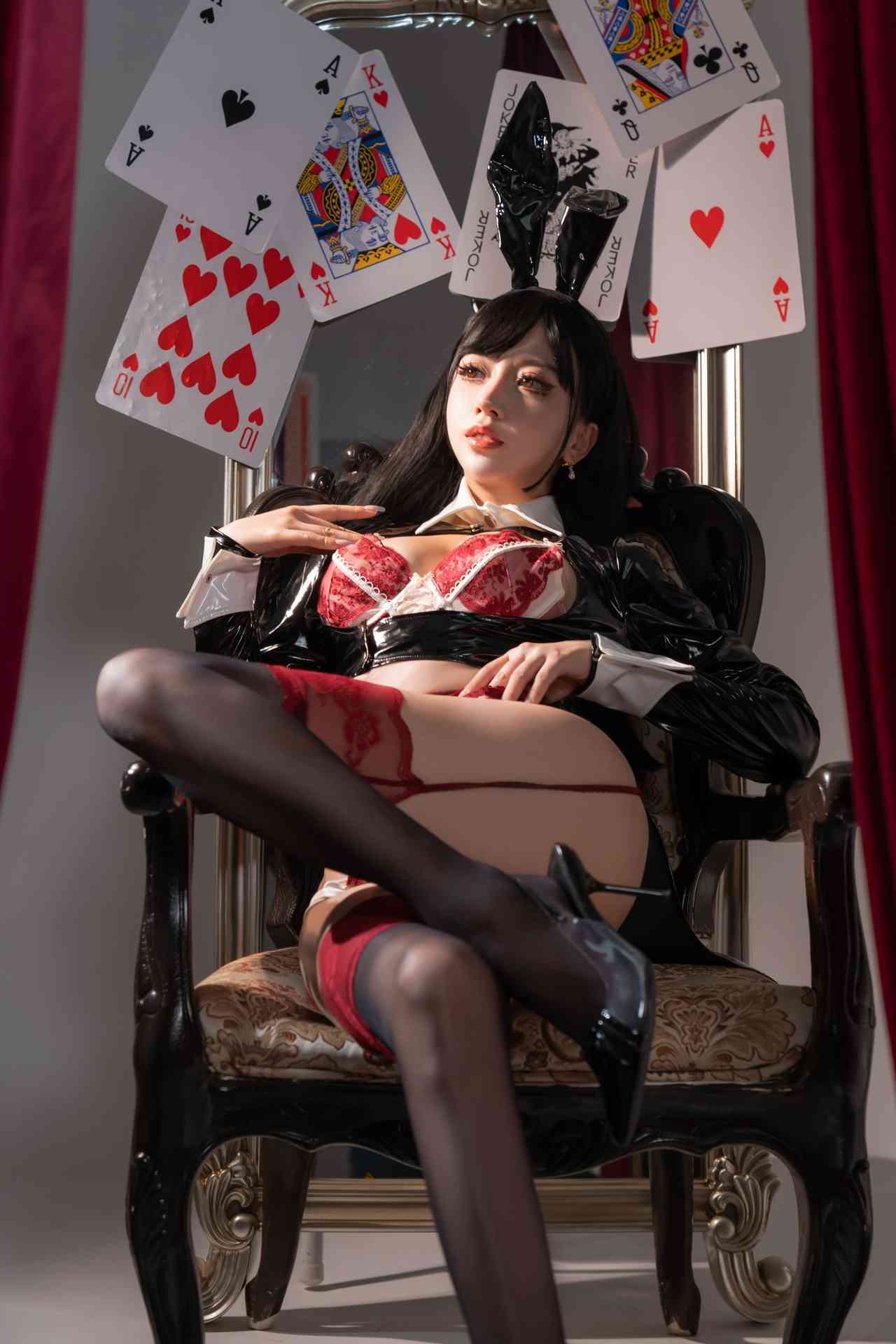 过期米线线喵生日贺图 兔女郎