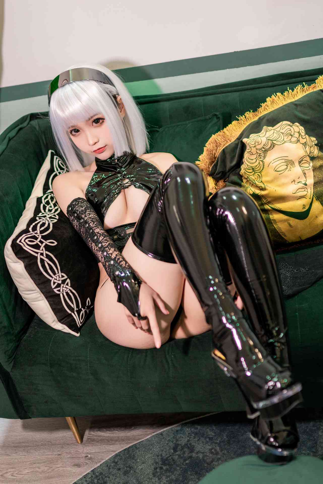 蠢沫沫沫沫真爱版 歪萌黑旗袍