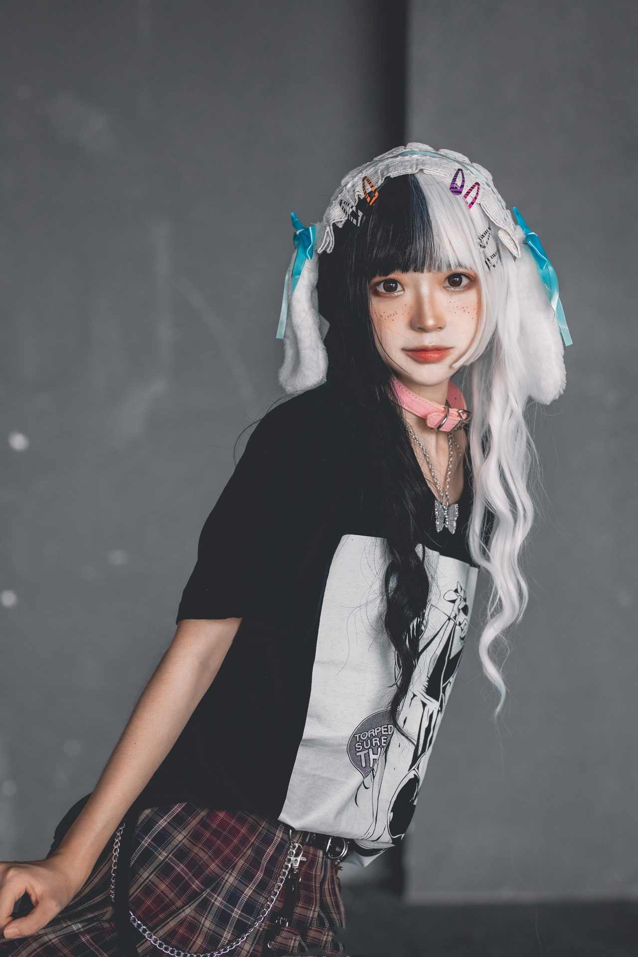 疯猫ss雀斑少女