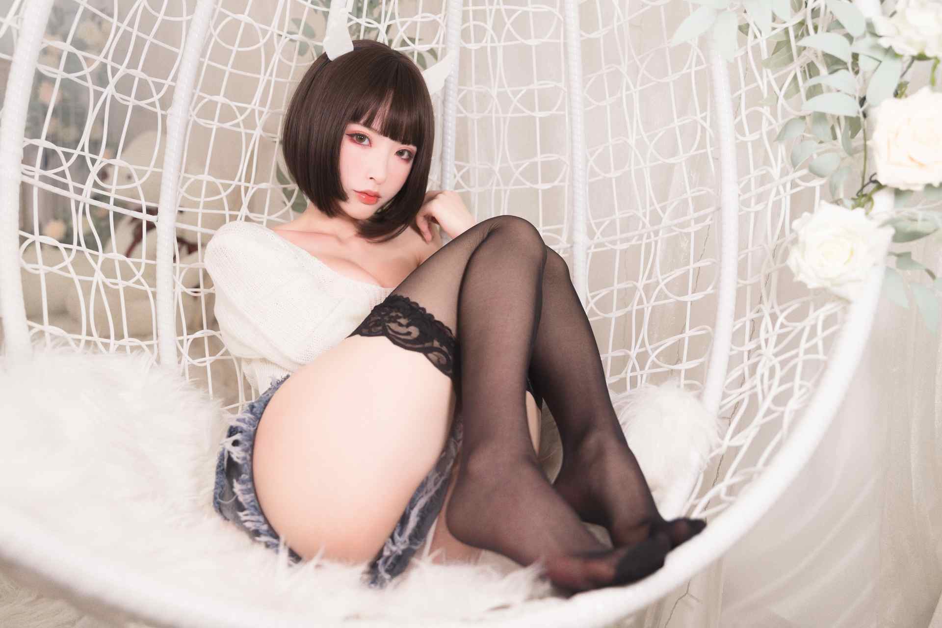 清水由乃白色毛衣