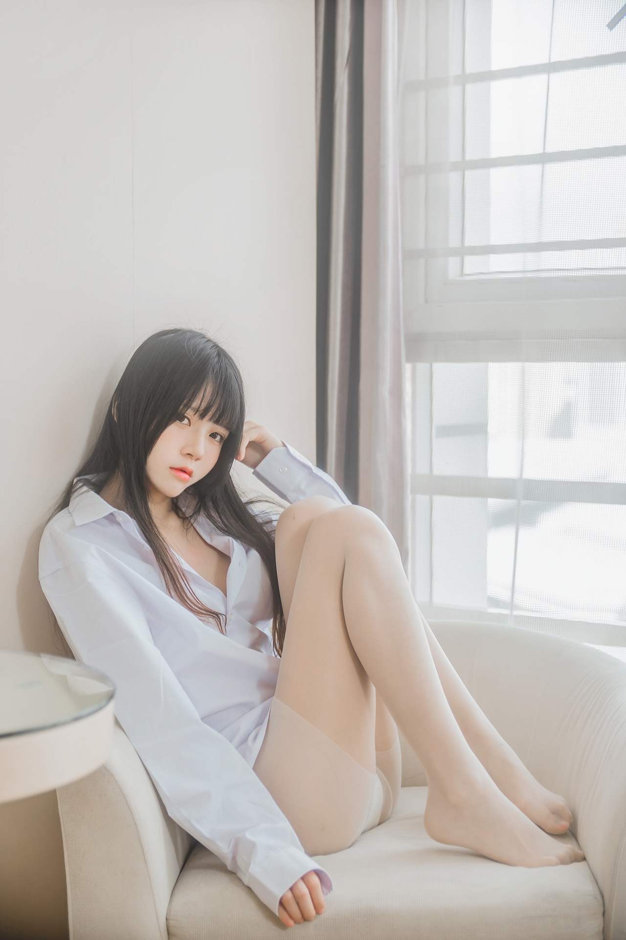 桜桃喵白衬衫散发