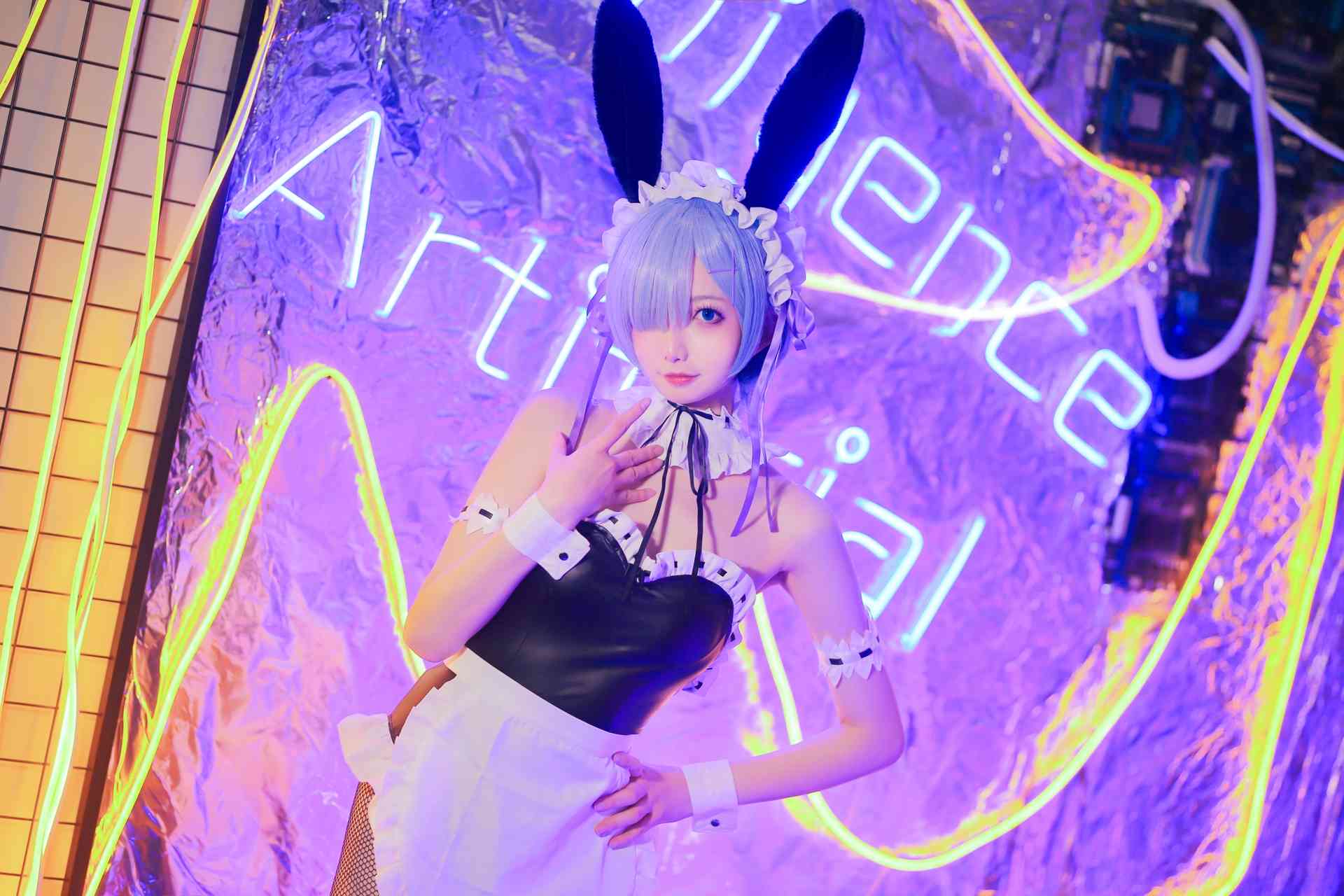 封疆疆蕾姆兔女郎