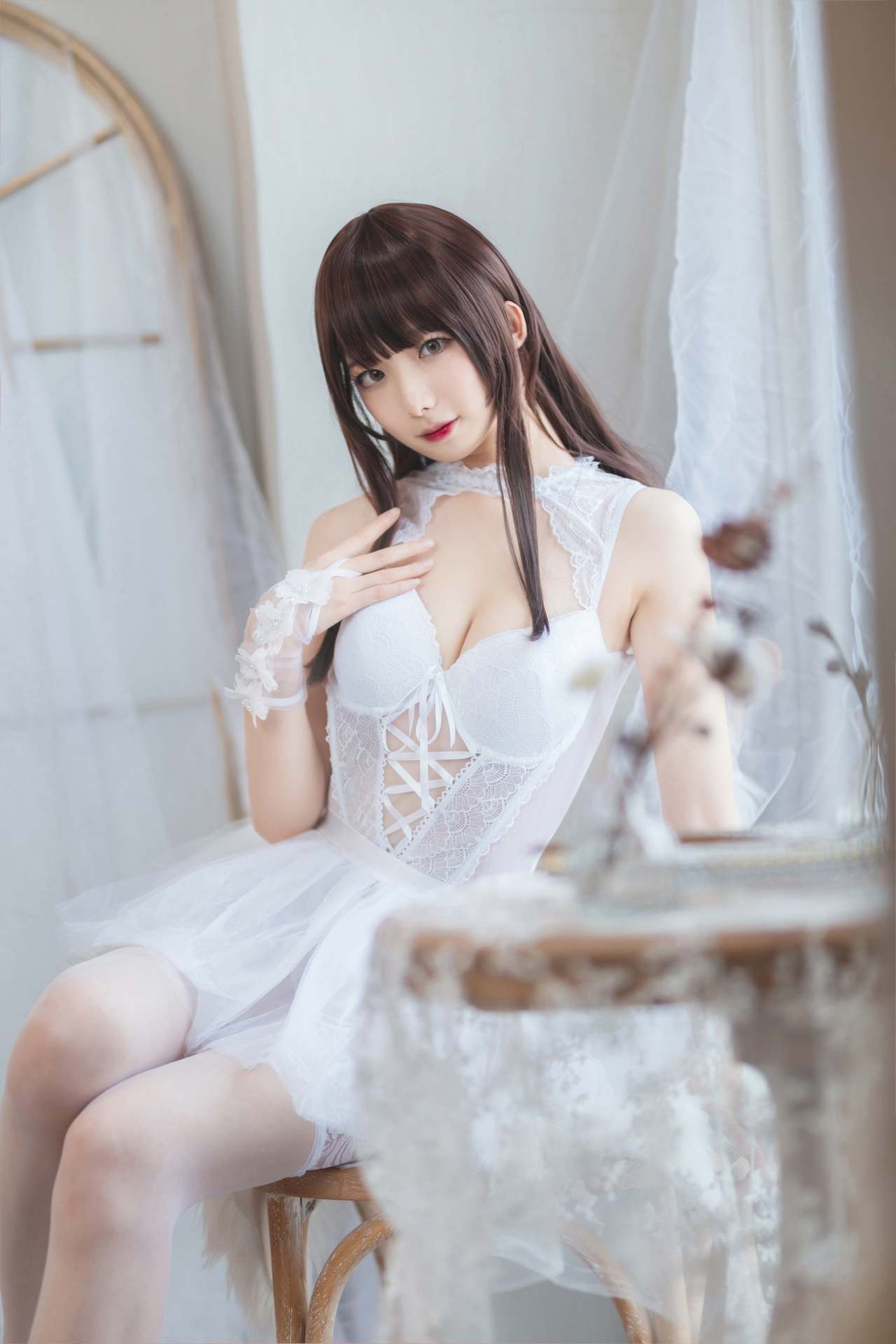 封疆疆白色纱裙