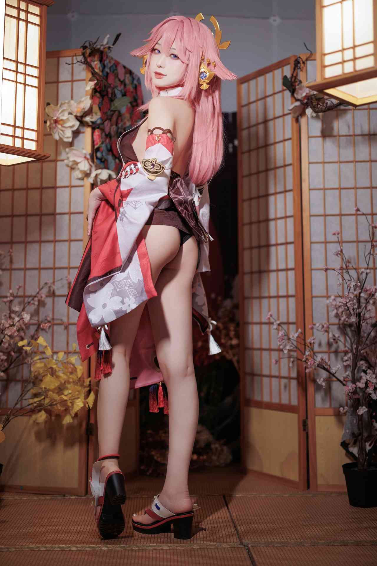 封疆疆八重神子公式