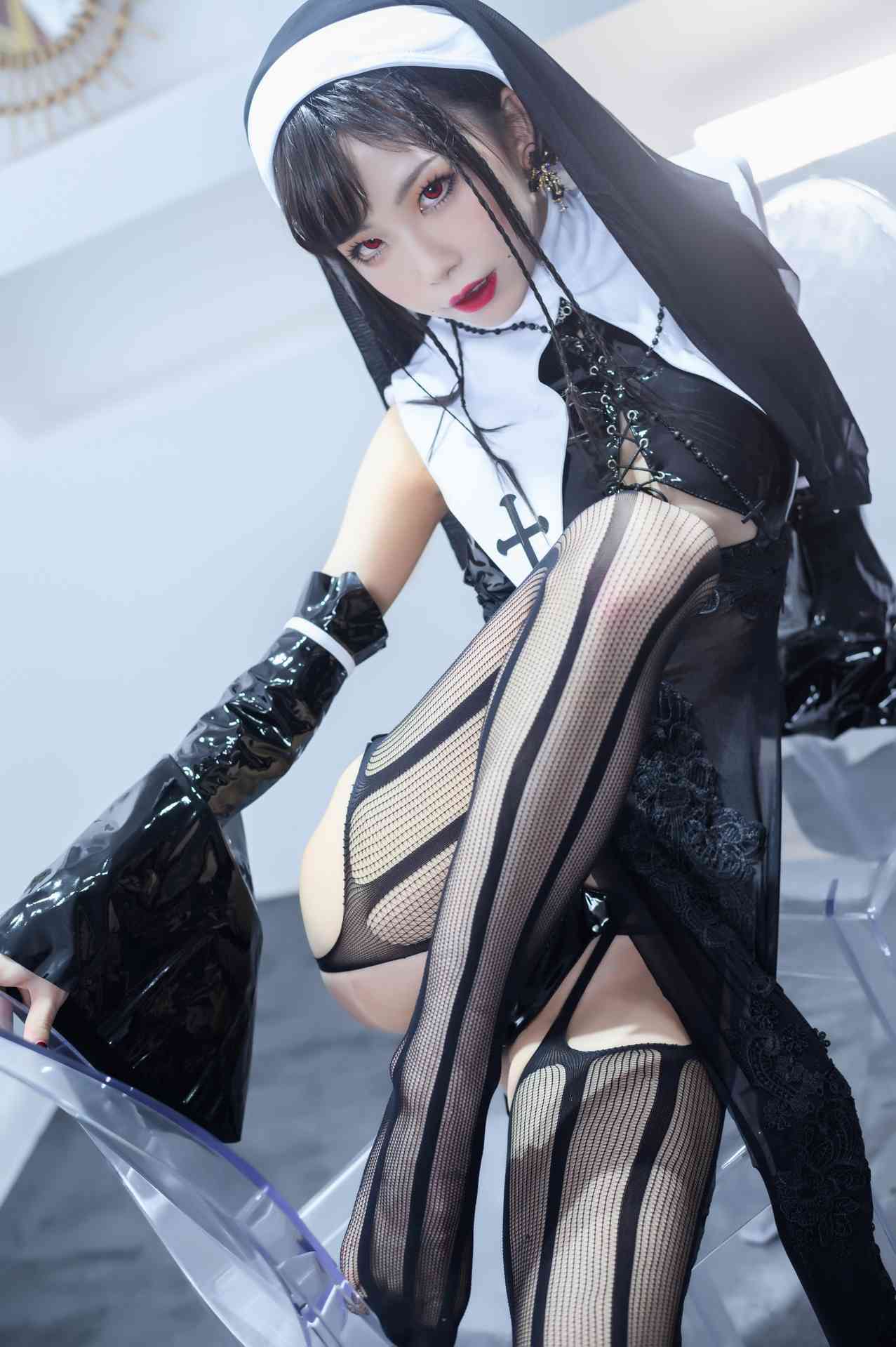 水淼aqua修女
