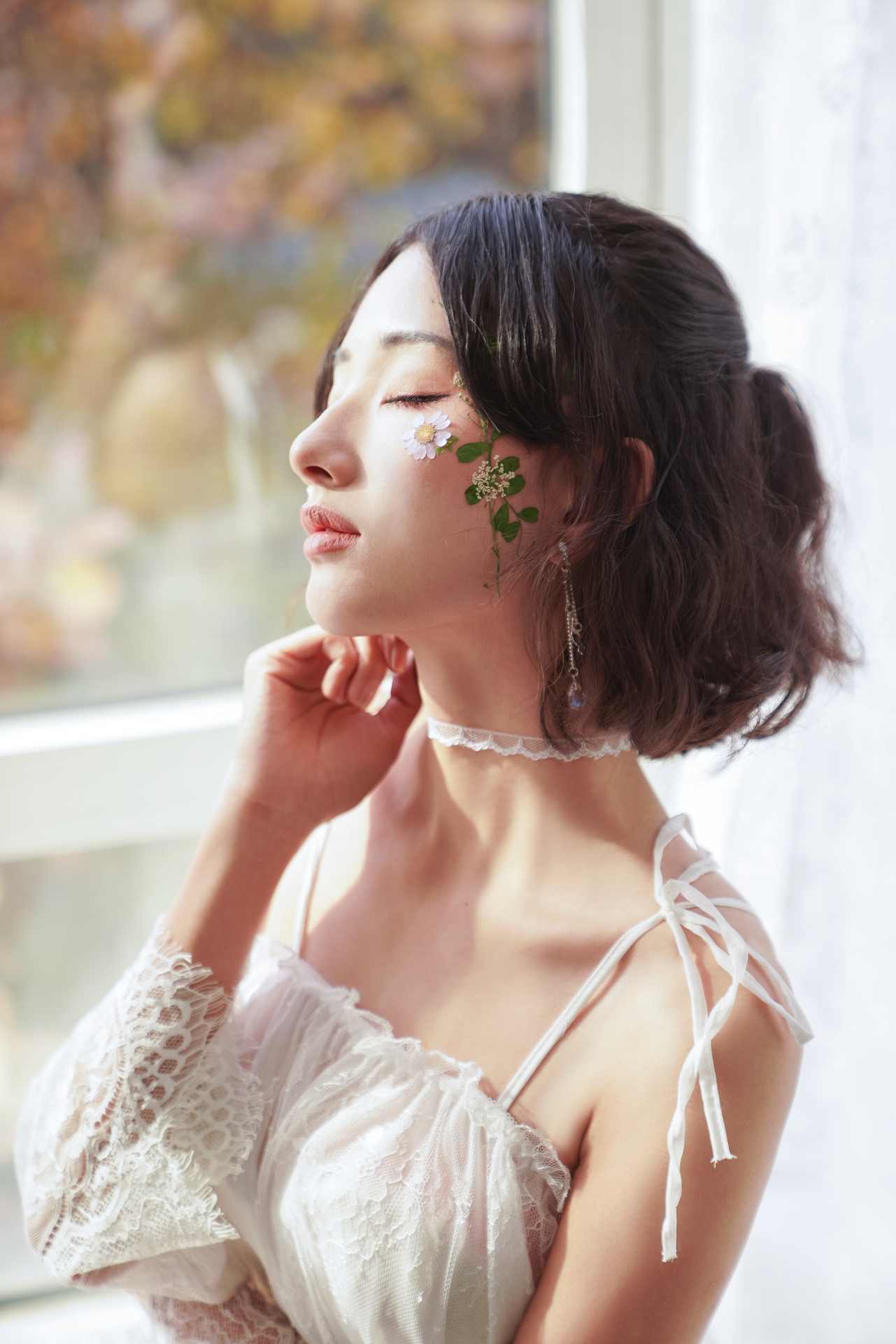 AAAyu阿玉飘窗上的少女