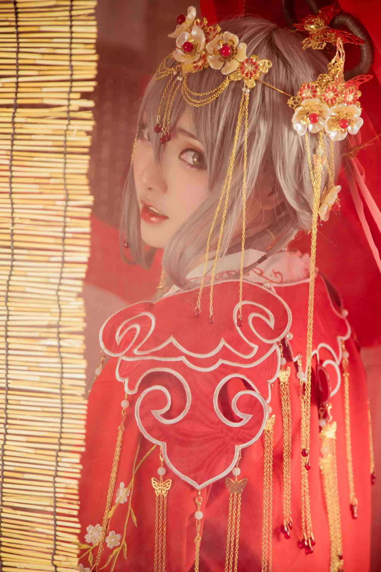 斯文文文文VOCALOID COS洛天依落花霁婚服