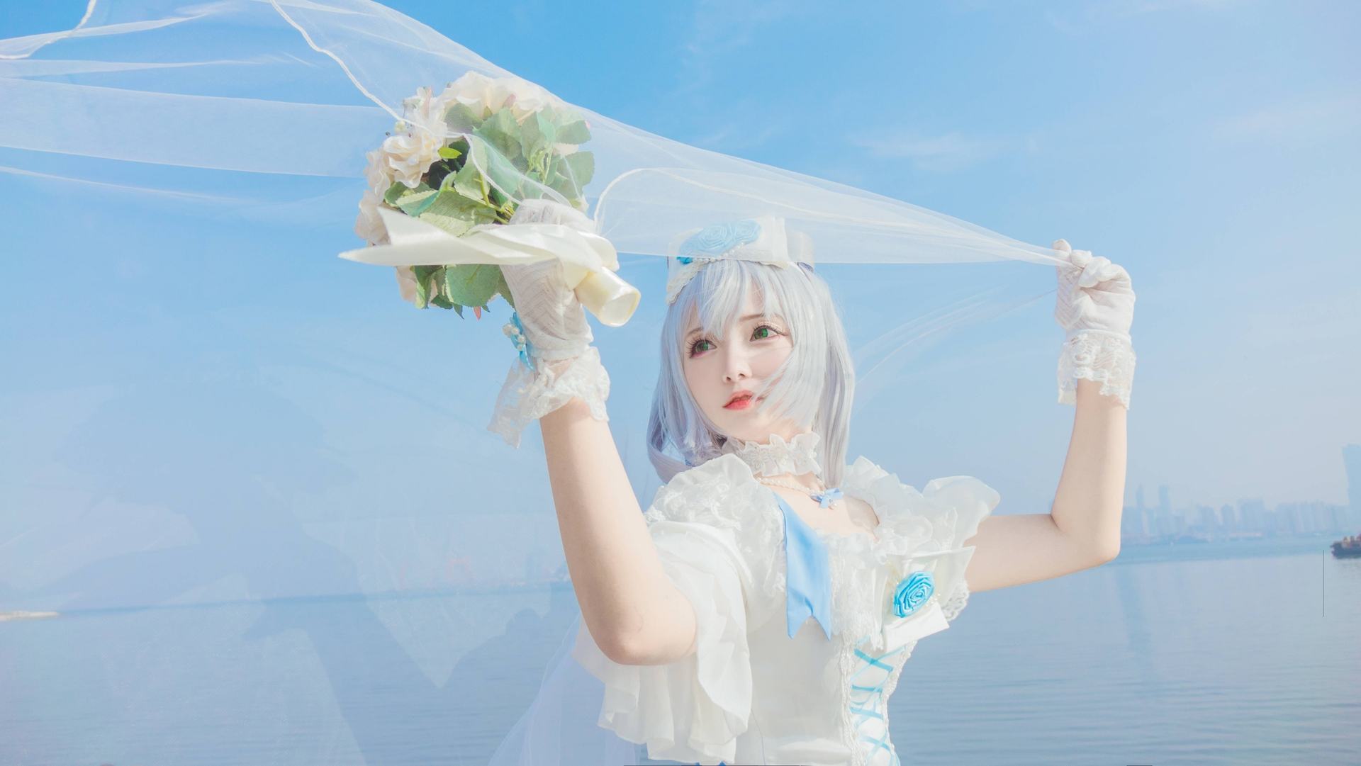 斯文文文文VOCALOID COS御姐洛天依花嫁