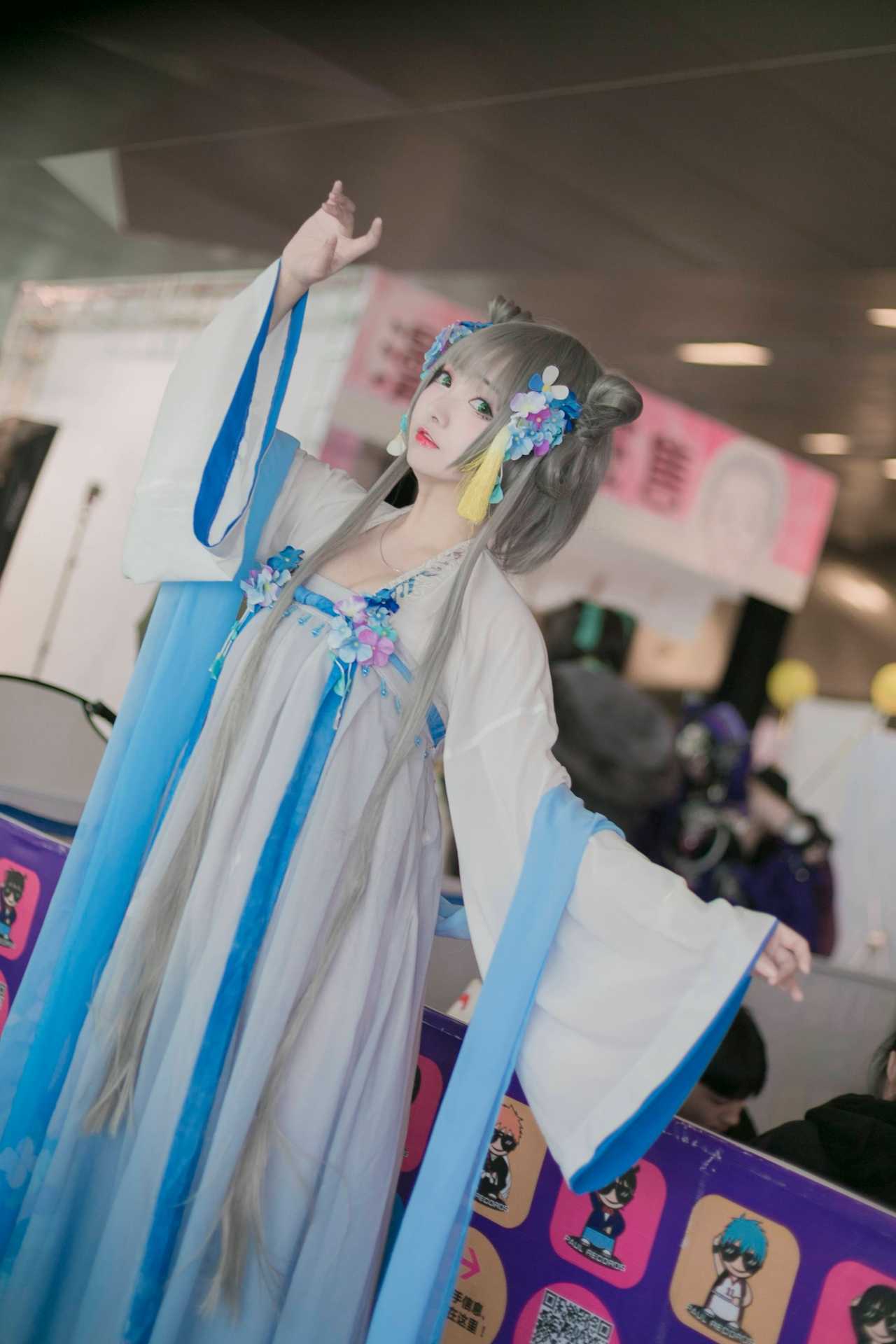 斯文文文文VOCALOIDCOS洛天依御归古风场照