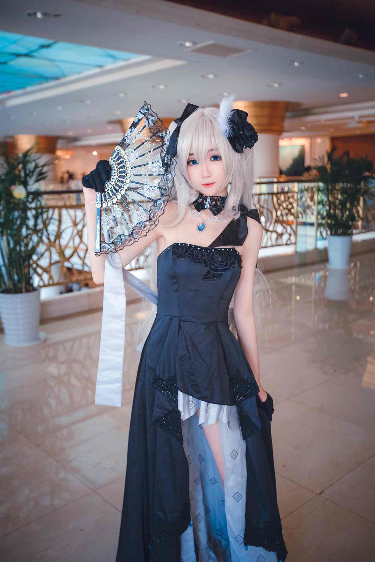 妖君白研FATEGRAND ORDER场照漫展COS梅尔特莉莉丝FGO泳着