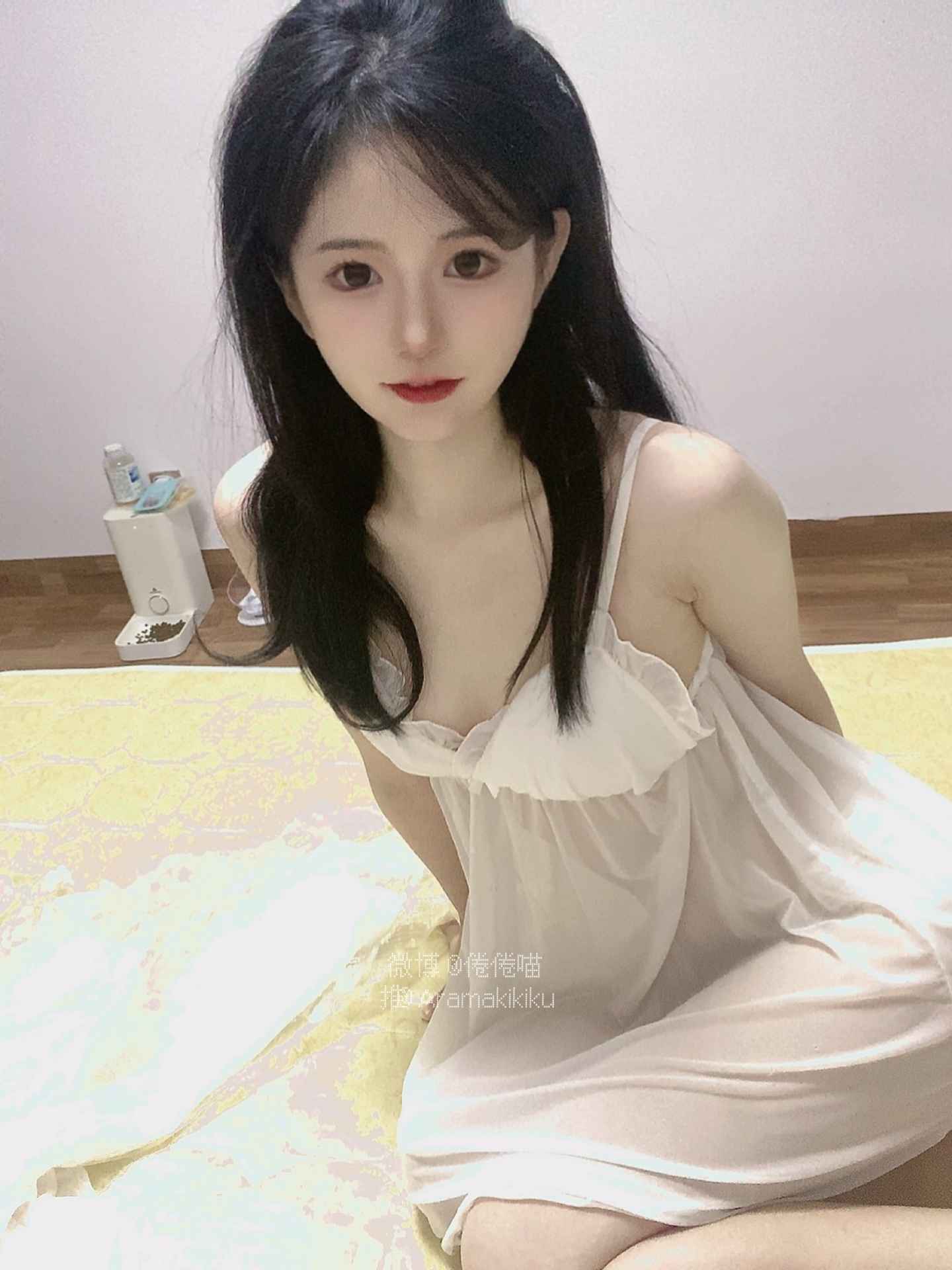 倦倦喵白睡衣
