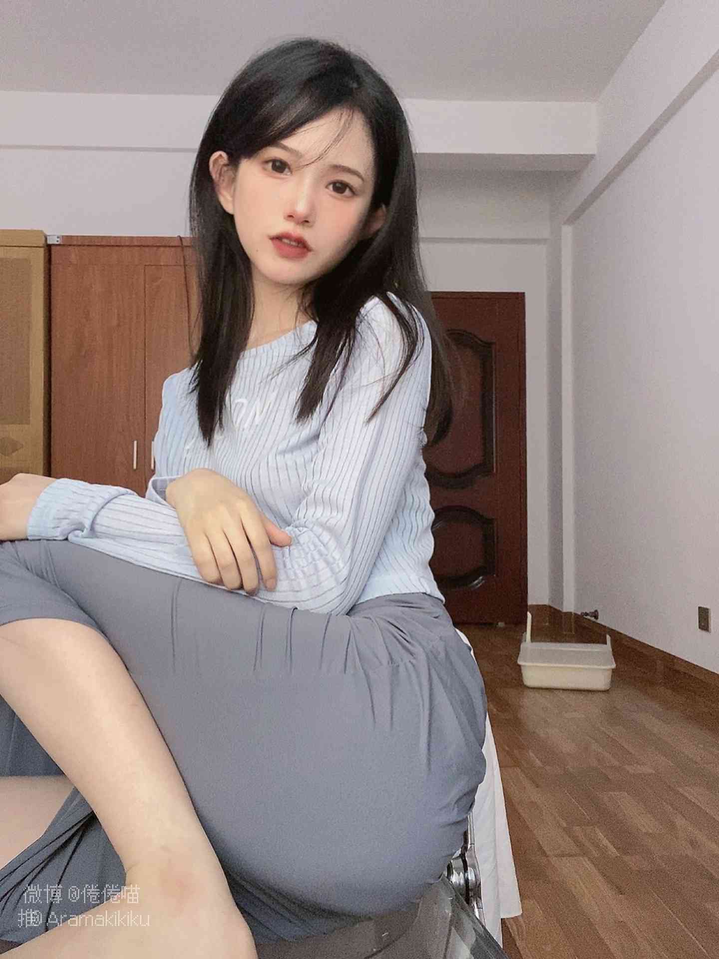 倦倦喵吉他妹妹