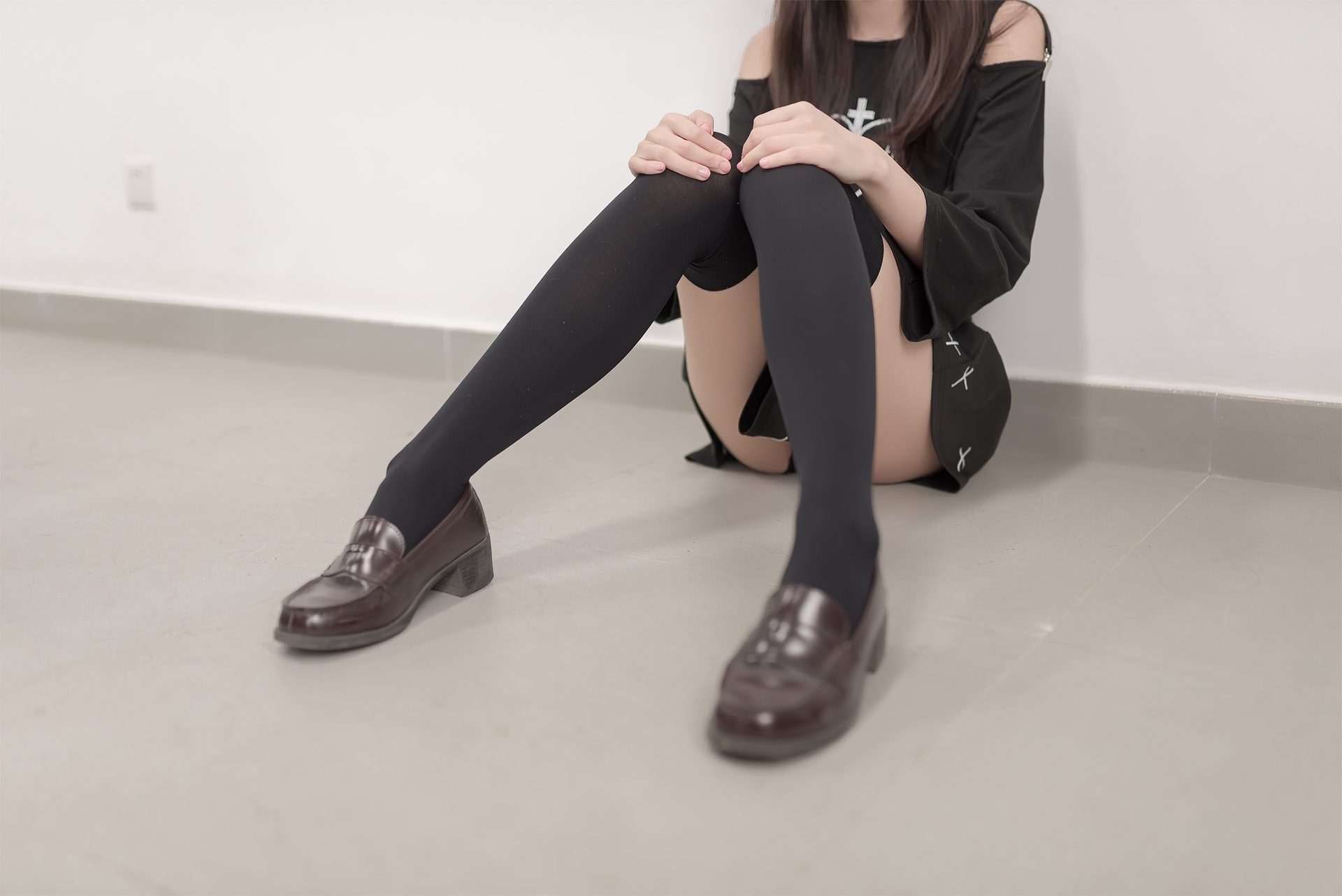 NO.011风之领域教室黑丝修长美腿【50P】