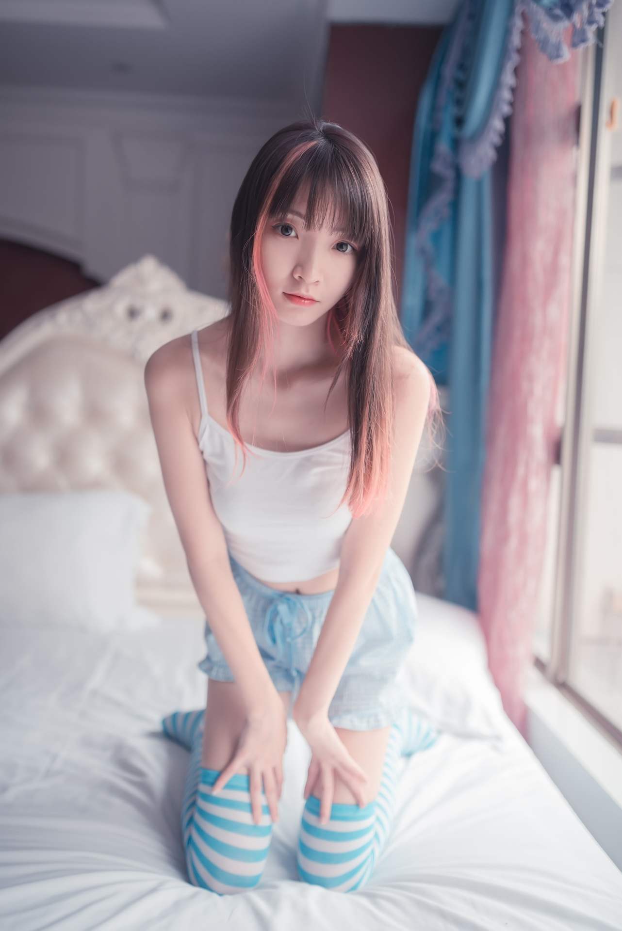 风之领域蓝白条纹丝袜小可爱