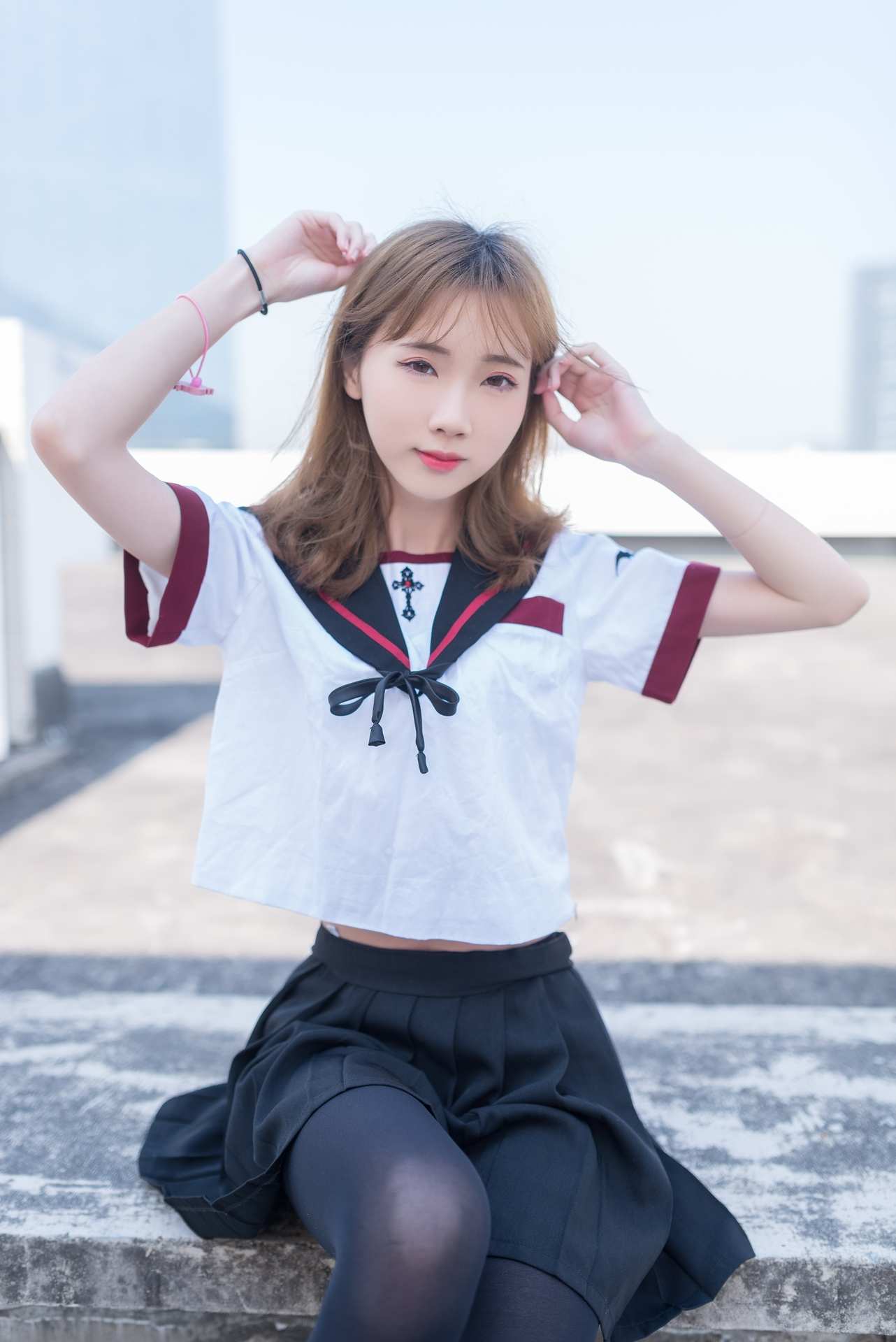 风之领域天台上黑丝学妹