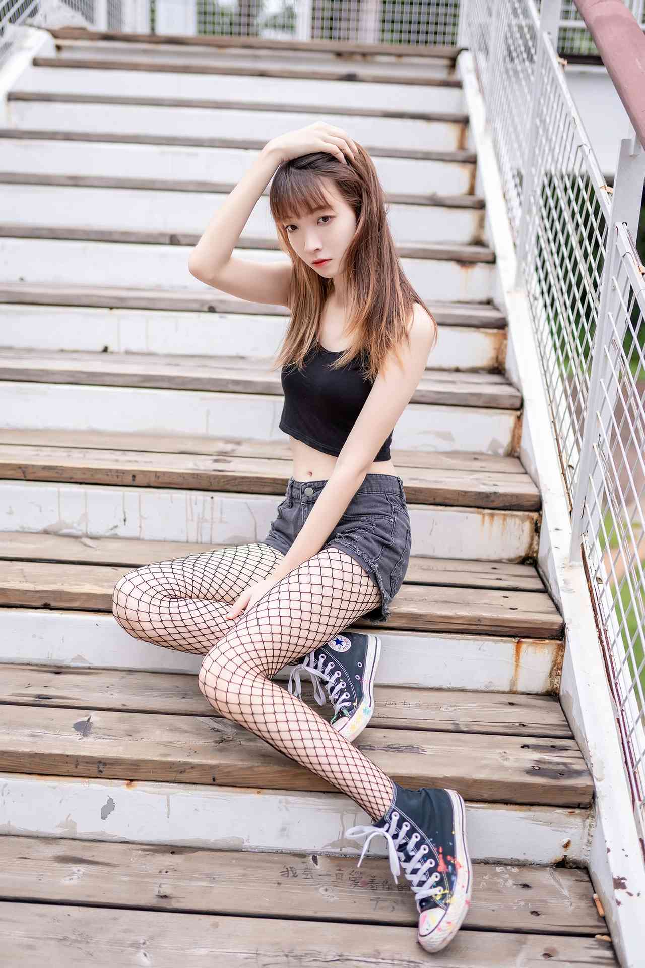风之领域超短牛仔短裤黑网袜