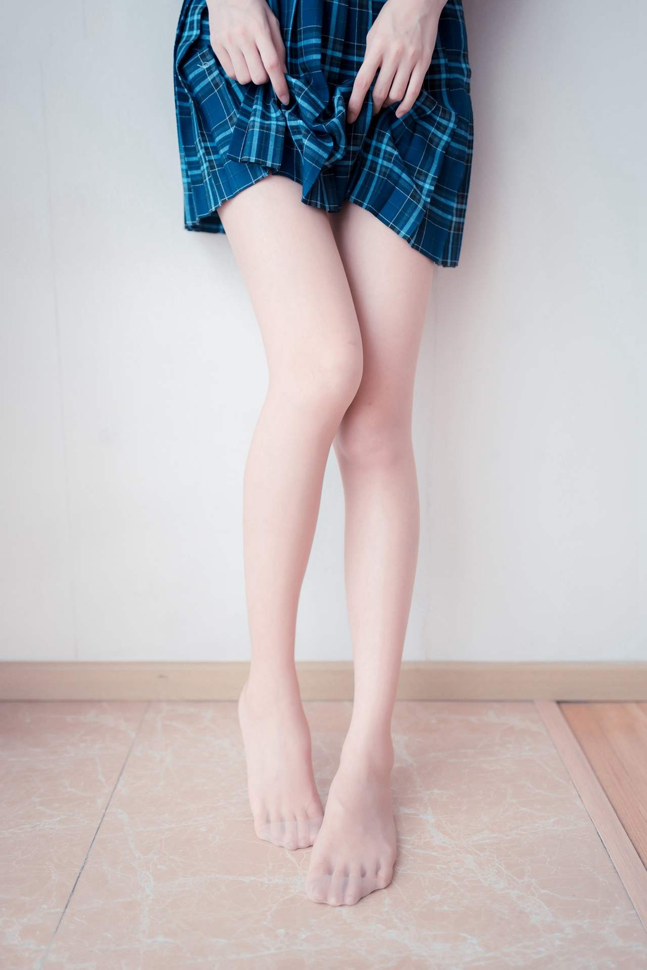 风之领域蓝色格子裙