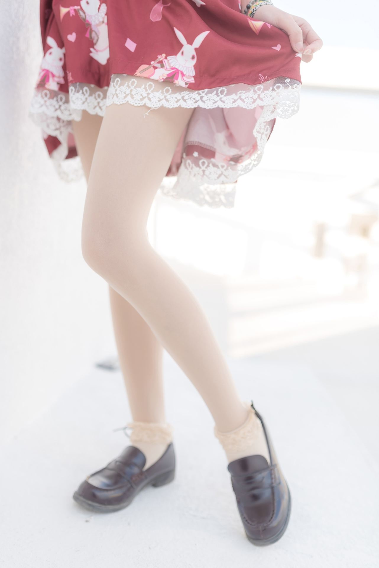 NO.140风之领域街道上的红裙女孩的迷人写真【47P】