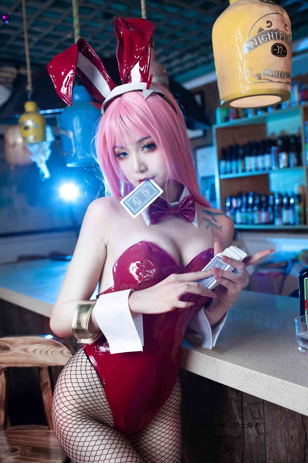 一米八的大梨子2B兔女郎