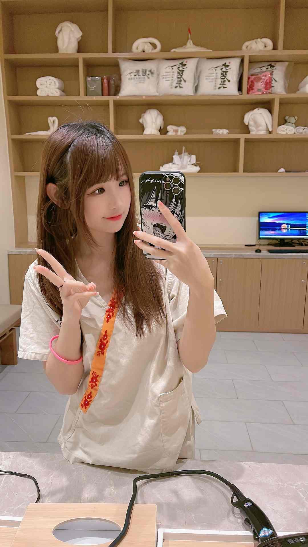 miko酱ww泡汤啦