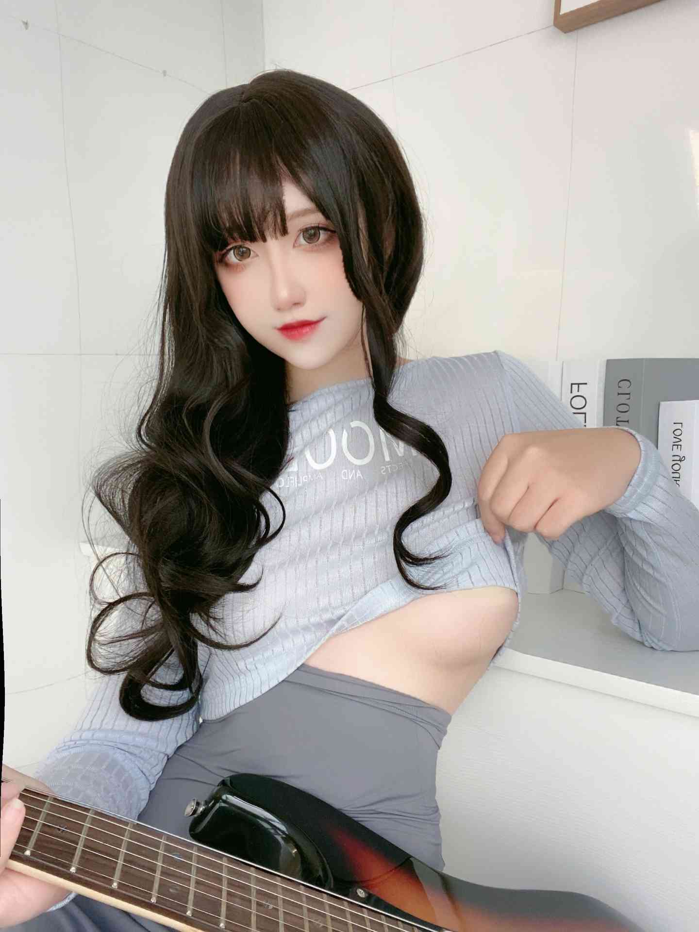 九曲Jean吉他妹妹自拍